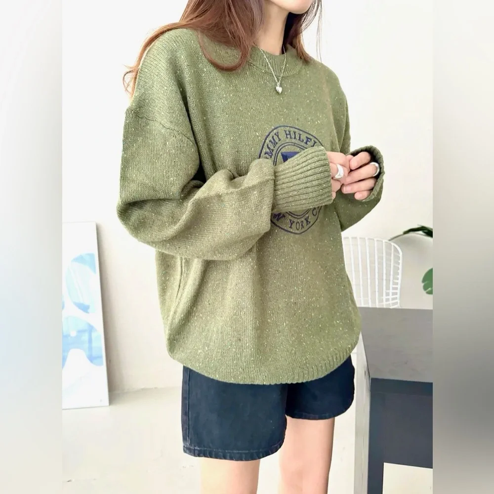 NWT Tommy Hilfiger Crewneck Sweater Unisex - Picture 2 of 12